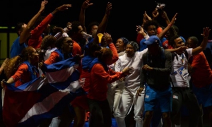 El equipo femenino de Cuba de espada, gano la medalla de oro de la esgrima, en los XXIII Juegos Centroamericanos y del Caribe, en el Centro de Eventos Puerta de Oro, en Barranquilla, Colombia, el 31 de julio de 2018.
ACN FOTO/Marcelino VAZQUEZ HERNANDEZ