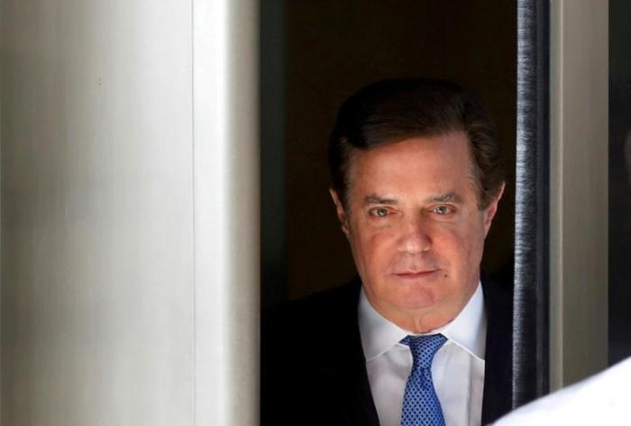 En la imagen, el exjefe de campaña de Trump, Paul Manafort, saliendo del Tribunal de distrito en Washington DC, EEUU, 28 de febrero de 2018. REUTERS/Yuri Gripas