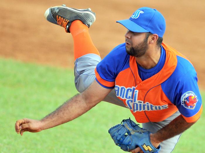 El regreso de Ismel Jiménez es una noticia alentadora para los Gallos. 