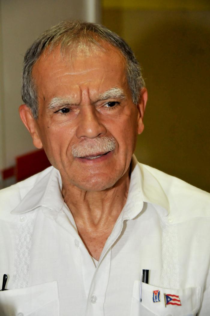 El líder independentista boricua Oscar López Rivera fue retenido en el aeropuerto panameño a pesar de tener su pasaporte habilitado