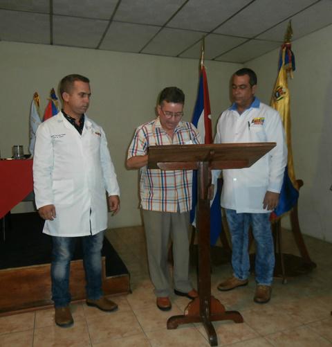 El jefe de la oam, al centro, Fontaine a la derecha y Rainner a la izquierda. 