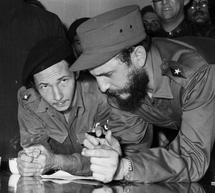 Fidel  y Raul en el Palcio Presidencial.
Enero de 1959.
Archivo Fidel Castro.
Sobre No.114