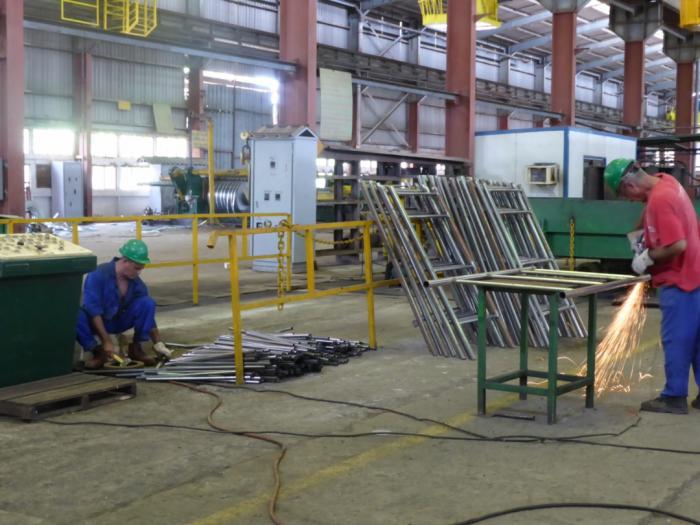 Un ambiente muy favorable se respira hoy entre los trabajadores de Metunas, Empresa De Estructuras Metalicas Comandante Paco Cabrera