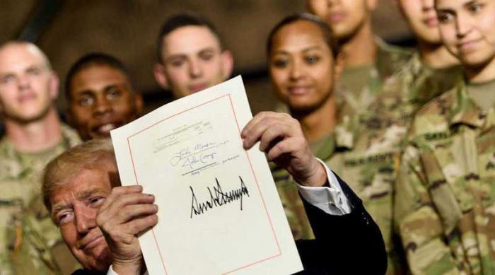 Trump firmó el presupuesto en Defensa más alto de la historia de Estados Unidos. 
