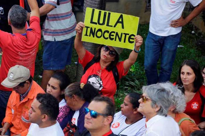 Miles de brasileños siguen reclamando liberación de Lula en todo el país. Foto: Prensa Latina