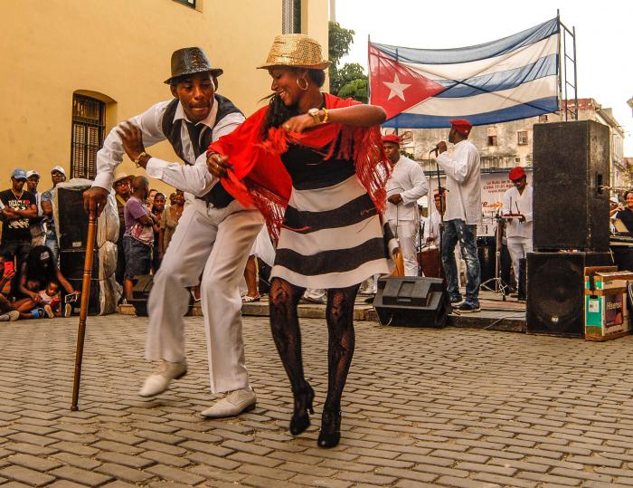 La Ruta de la Rumba 2018.Inaguración en la Plaza de Belen, grupo Iyerosun