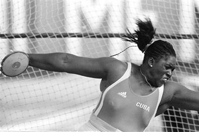La discobola Maritza Marten ganó la medalla de oro en los Juegos Olímpicos de Barcelona-1992, el día 3 de agosto de ese año. Fue la primera cubana en superar los 70 metros en esta prueba
