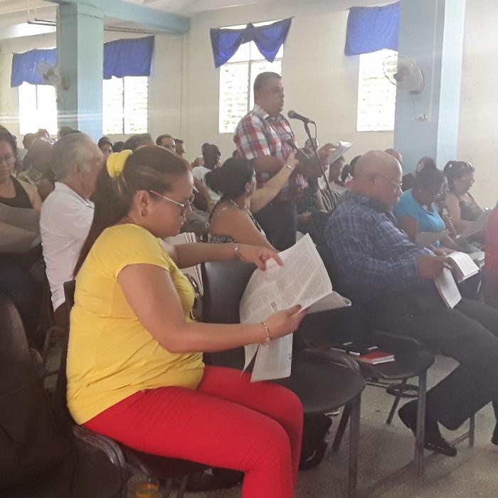 Discuten educadores proyecto de reforma constitucional