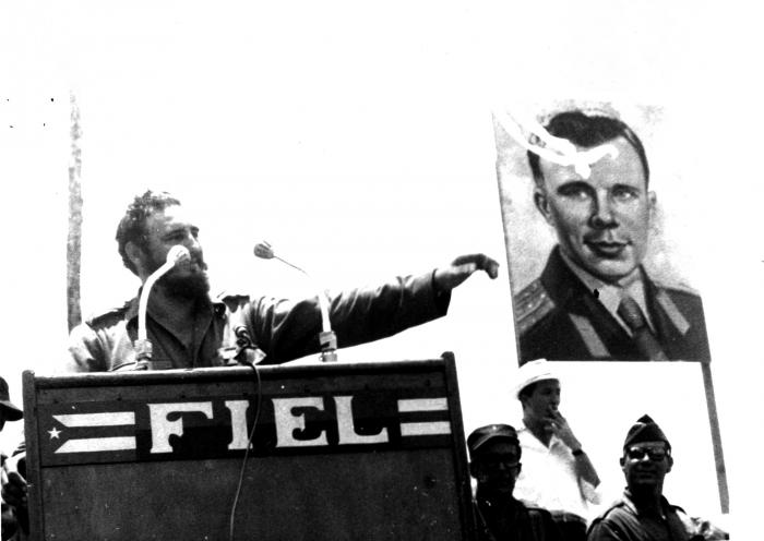 El 22 de diciembre de 1961 declara Fidel a Cuba  «Territorio Libre de Analfabetismo». 
Foto: Archivo de Granma