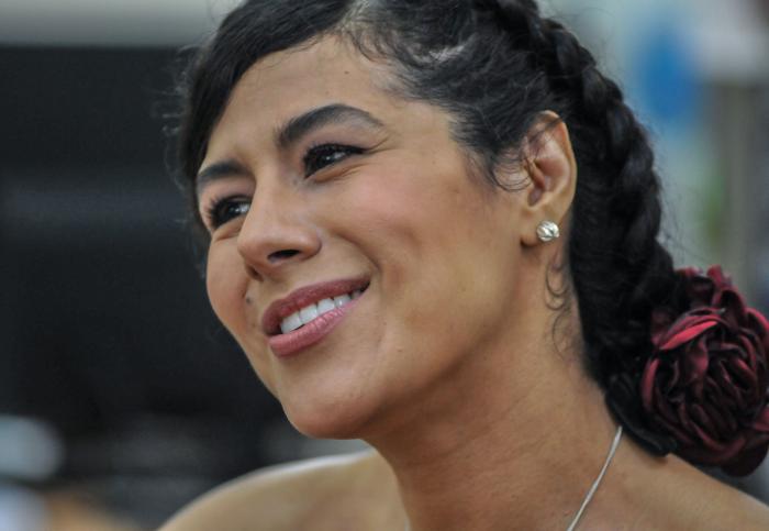 Cantautora y guitarrista mexicana Rosalía León durante la Conferencia de prensa realizada en el Instituto Cubano de la Música ubicado en Calle F y 15 por motivo del Concierto a realizar en el El Museo Nacional de Bellas Artes, títulado “México te canto desde Cuba”