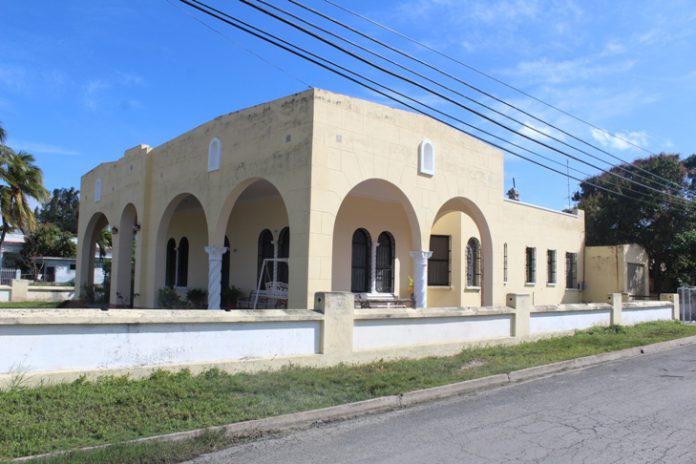 Vivienda Privada en Avenida 16 No  3902, entre 39 y 41, Cienfuegos. 