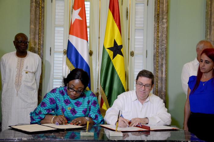 recibe Bruno Rodríguez a canciller de Zimbabwe