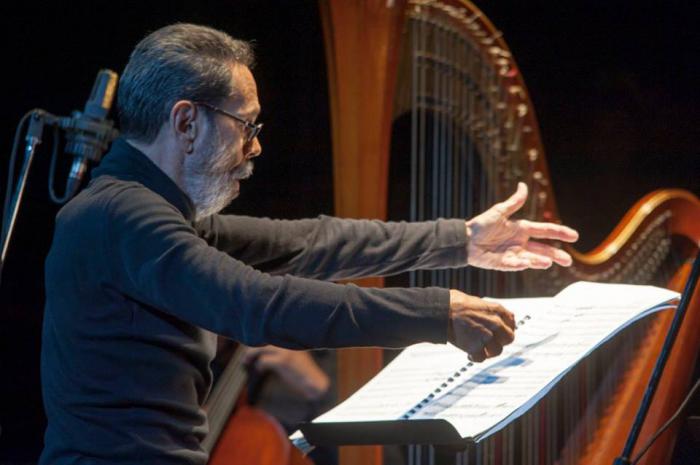 Nuevamente el maestro Leo Brouwer, uno de los creadores de la Isla con mayor reconocimiento mundial, ocupa una plaza finalista en la carrera hacia el Mejor Álbum de Música Clásica. Foto: Ismael Batista Ramírez