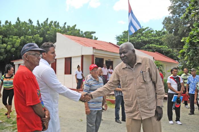 El Presidente de la Asamblea Nacional del Poder Popular departió con delegados de circunscripciones del Consejo Popular Cajobabo.