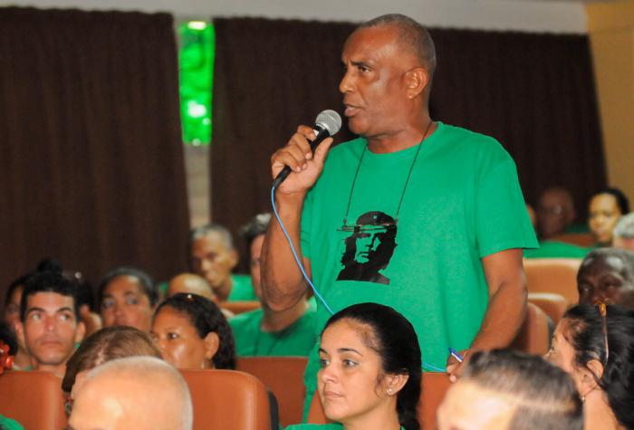 Intervención de José A. Izquierdo, Secretario General Buró Sindical Valle del Perú en la Conferencia de la CTC de la provincia de Mayabeque, presidido por Ulises Guilarte de Nacimiento, Miembro del Buró Político y Secretario General de la CTC Nacional, desarrollado en la Facultad de Ciencias Médicas de Mayabeque en San José de las Lajas