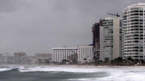 Autoridades de Florida ordenaron la evacuación del suroeste del estado por llegada del huracán Michael. 