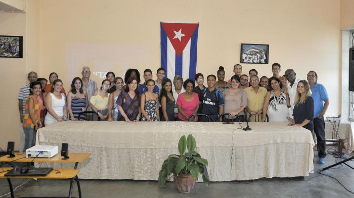 Estudiantes y parte del colectivo de Granma