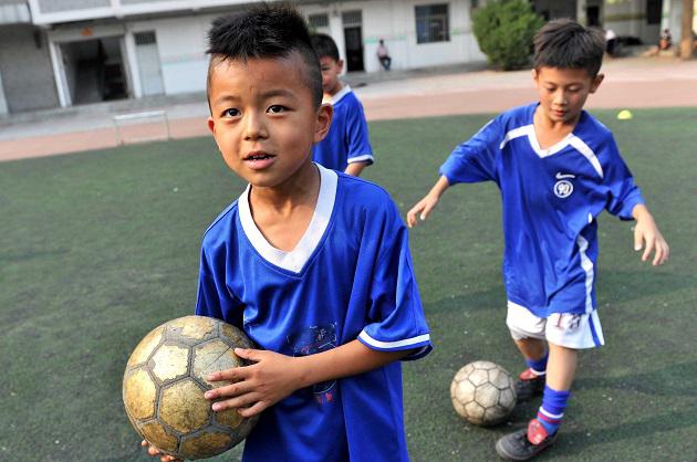 China por incentivar la práctica del fútbol Foto ECNS.CN