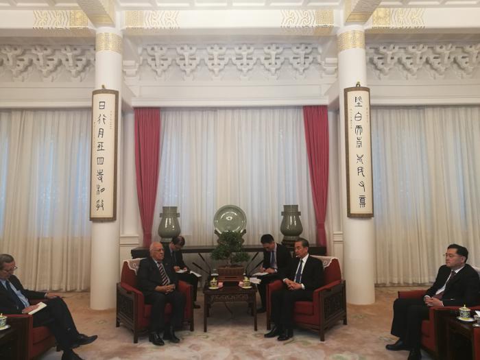 El Vicepresidente cubano agradeció la posición invariable del Gobierno chino en contra del bloqueo. 