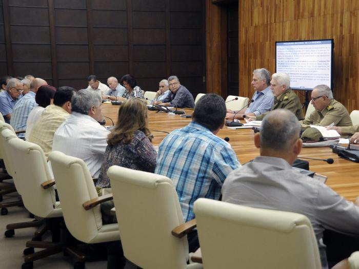 chequeo del Programa Nacional de Viviendas, encabezado por el Presidente de los Consejos de Estado y de Ministros, Miguel Díaz-Canel Bermúdez, en el cual se reiteró que la producción local de materiales es el eje fundamental del movimiento constructivo al que está avocado el país a partir del deterioro del fondo habitacional.   
