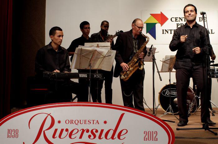 Una nueva generación de músicos prestigia la calidad de la siempre querida y respetada Orquesta Riverside. 
