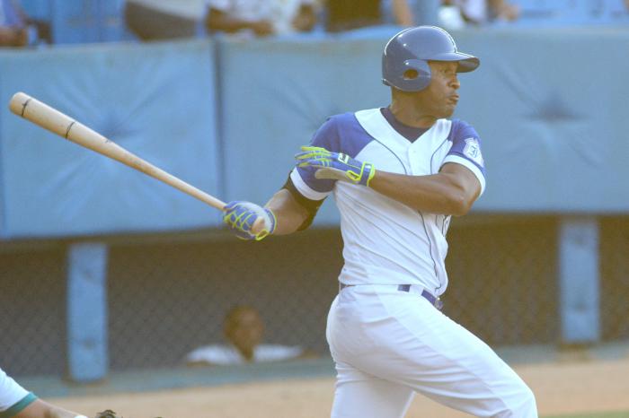 Beisbol-Serie 57 IND vs Isla Alexander Malleta