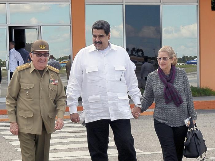 Raúl Castro y Nicolás Maduro 