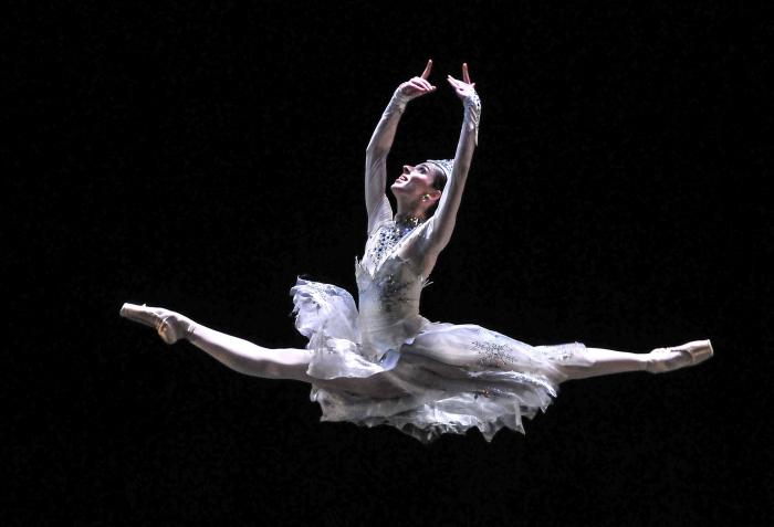 26 Festival Internacional de Ballet de La Habana Alicia Alonso; Ballet Nacional Checo; en el Teatro Nacional de Cuba en la Sala Covarrubias; Obra: Reina de las Nieves interpretado por Alina Nanu