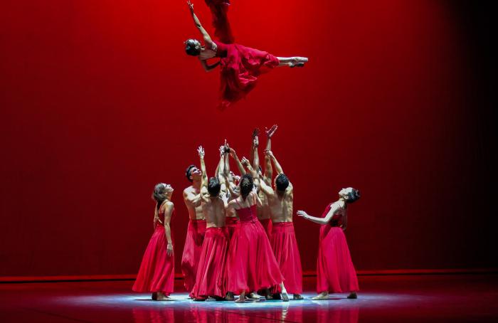 26 Festival Internacional de Ballet de La Habana Alicia Alonso; Obra: La Forma del Rojo; interpretado por Ballet nacional de Cuba en el Gran Teatro de La Habana Alicia Alonso, en la Sala García Lorca
