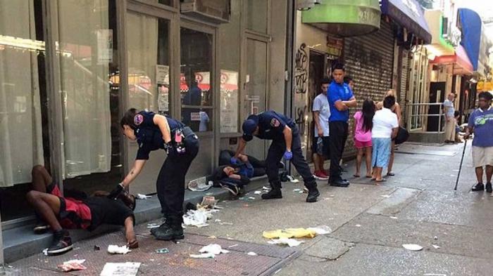Las noticias sobre la tragedia del opio en Estados Unidos son tan cotidianas como espeluznantes.