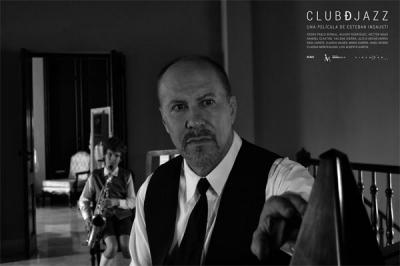 El centro Enguayabera estrena la cinta Con los brazos abiertos  (Philippe de Chauveron, 2017).
