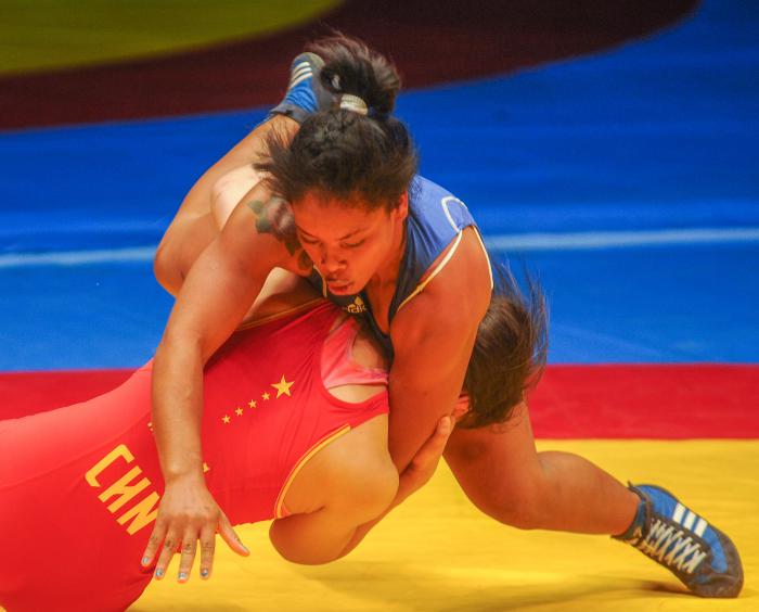 Torneo Internacional de Lucha Cerro Pelado, en el Coliceo de la Ciudad Deportiva, Wang X. de China y Sanchez Y. de Cuba