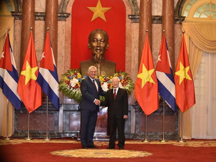 Diaz canel en Vietnam.