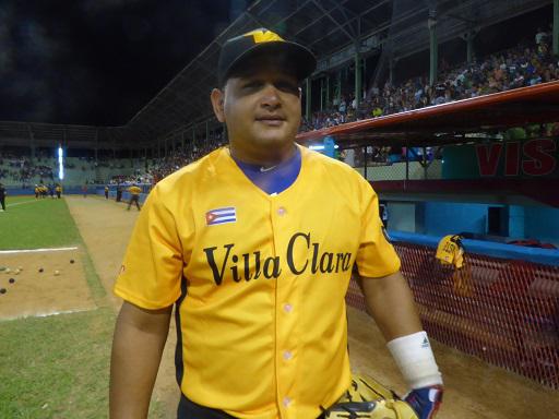  Las molestias no han sido óbice para que Carlos Benítez se entregue por completo en el terreno. 
Foto de la autora