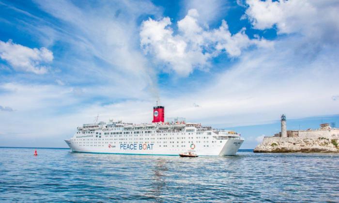 Partida del Crucero por la Paz el 4 de noviembre del 2018 con 1200 pasajeros a bordo provenientes de 22 países con parada en Jamaica después de su estancia en Cuba. 