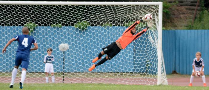 Futbol CONCACAF Cuba vs RD cuba gana 1 gol x 0 con gol de Jordan Santacruz