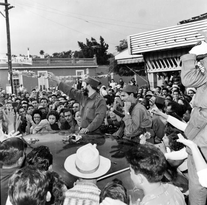 Fidel al frente de la Caravana de la Libertad hacia Pinar del Río.