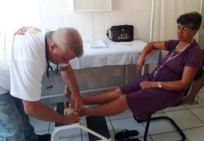 Solo el doctor Pablo Marrero pudo atender a Creoza da Silva, quien sufrió una lesión en su pie izquierdo. 