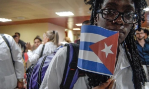 RECIBIMIENTO A MEDICOS CUBANOS