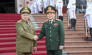 FUERZAS ARMADAS DE CUBA Y VIETNAM INTERCAMBIAN EN HANÓI