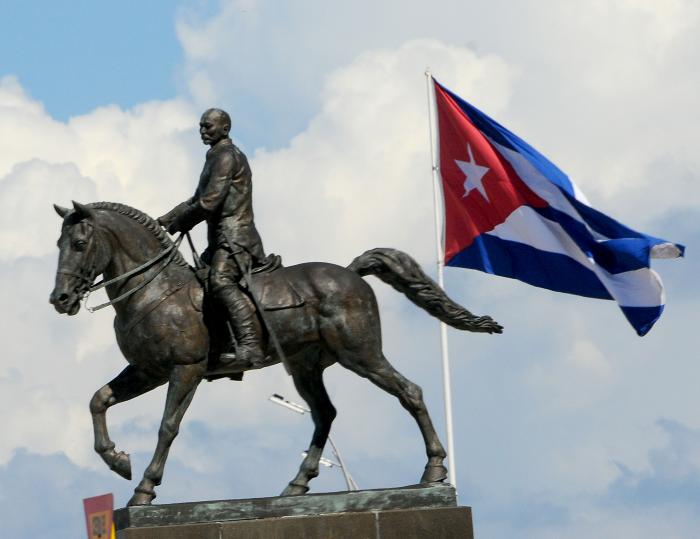 Monumento ecuestre al general independentista cubano Calixto García Iñíguez, en G y Malecón, Vedado.
