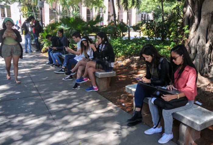Foro Juvenil pensando Américas; en la Universidad de la Habana; Plaza