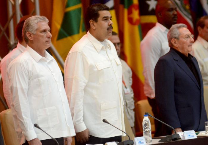 Acto por el XIII Aniversario de la fundación del ALBA presidido por el General de Ejército Raúl Castro Ruz, presidente de los Consejos de Estado y de Ministros y Nicolás Maduro Moro, presidente de la República Bolivariana de Venezuela.