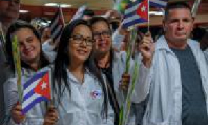 Recibimiento de médicos cubanos 