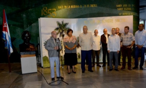 CONDECORACION A DIRIGENTES DEL PCC