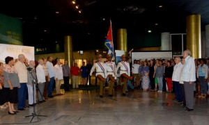 CONDECORACION A DIRIGENTES DEL PCC