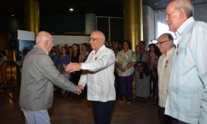CONDECORACION A DIRIGENTES DEL PCC