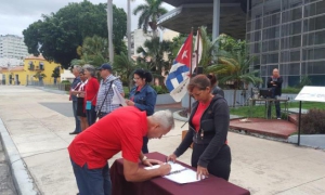 acto de entrega Condición Proeza Laboral a Radiocuba