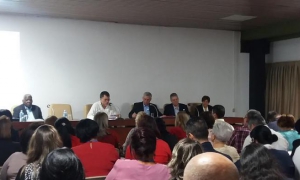 Participa presidente cubano en debates en Comisiones parlamentarias