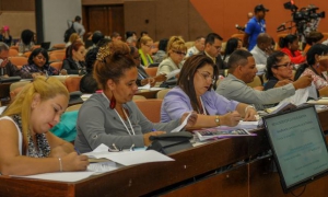 El Presidente cubano exhortó a aprovechar mejor las condiciones de conectividad 
